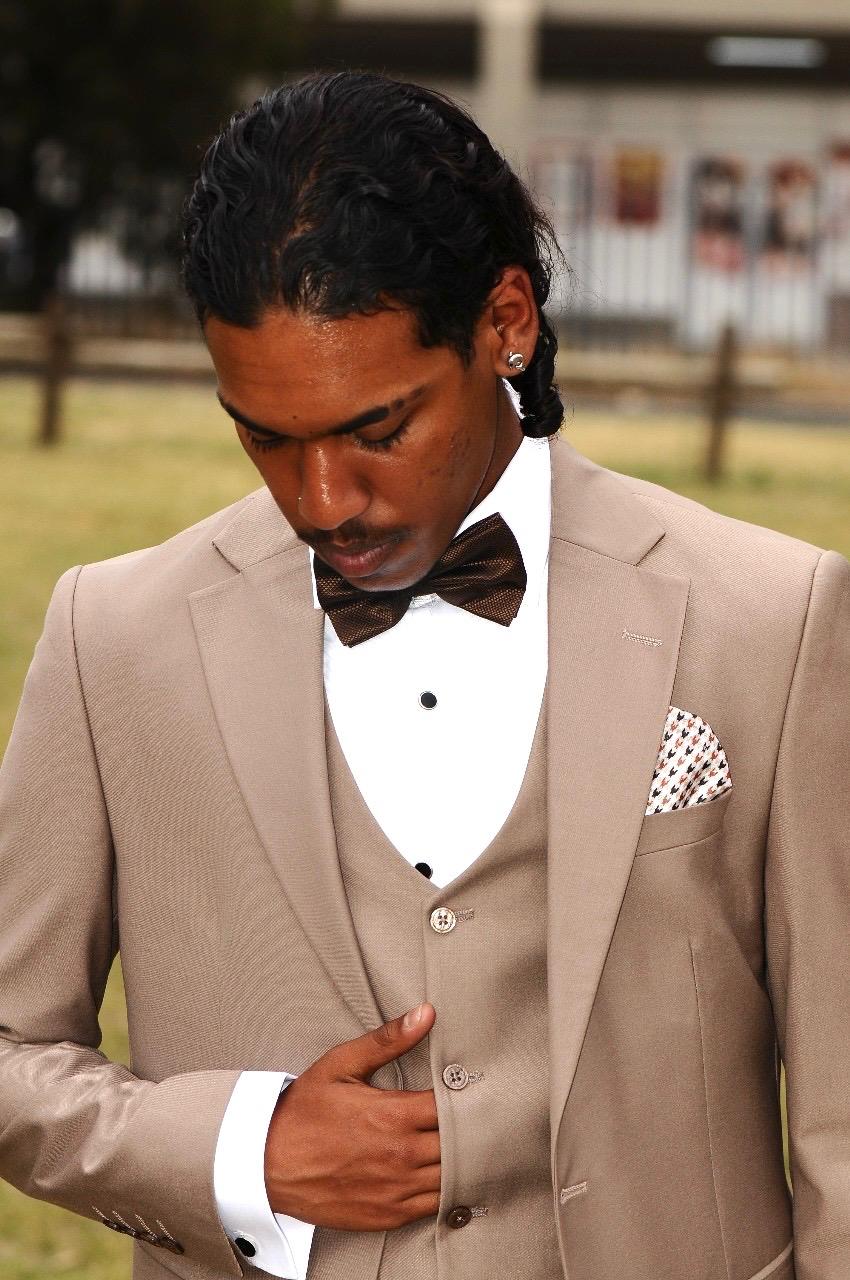 Cream / Champagne Tuxedo